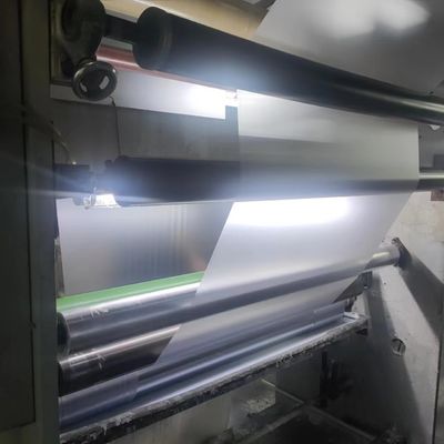 厚さ範囲 0.12-0.76mm PVCコアシートシート オフセット印刷 プラスチック上 オフセットプリンター全シリーズ生産