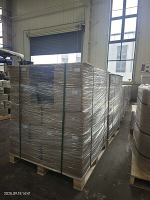 0.12-0.76mm 厚さ マット 両面PVCコアシート 77+2 °Cのビカットポイント