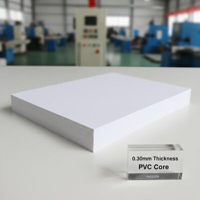 0.30mm 厚さ 銀行カード製造用のオフセット印刷可能なPVCコアシート