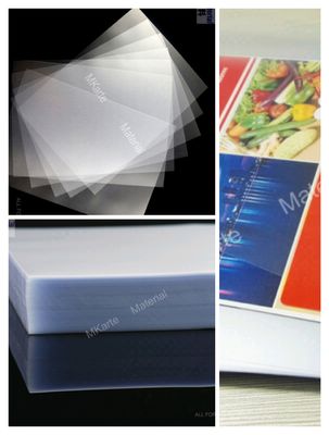摩耗抵抗力があるポリ塩化ビニールはさまざまなデジタル・プリンタHPのインディゴ/Konica Minoltaのためのシートの上にありました