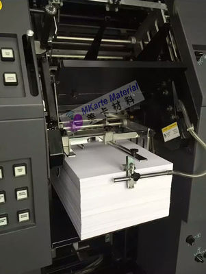 摩耗抵抗力があるポリ塩化ビニールはさまざまなデジタル・プリンタHPのインディゴ/Konica Minoltaのためのシートの上にありました