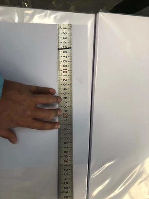 カード生産のためのオフセットの印刷できるプラスチック中心シート0.32mm