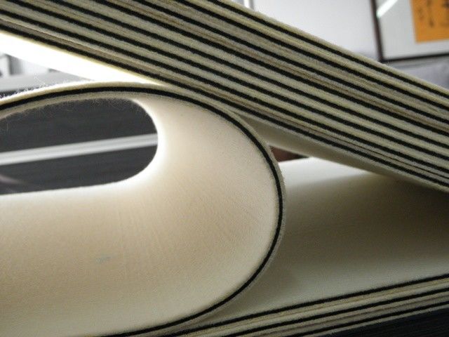 3mm 厚さ 黒い羊毛フェルトラミネーション クッションパッド MRP-2 PVCカードプレスラミネーター用