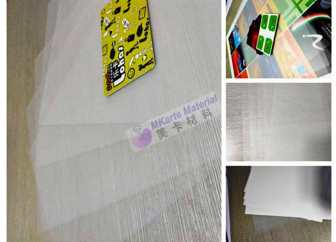 PCはPCカードの生産のレーザーの彫版のPCのプラスチック シートのための適した撮影します